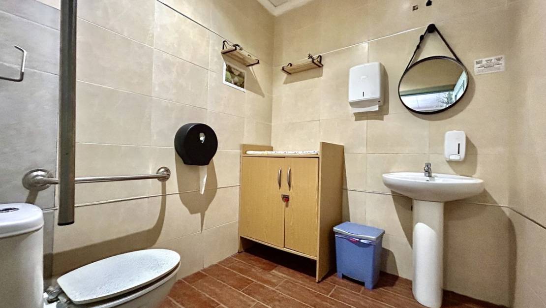 Sale - Commercial property - Orihuela - Villamartin