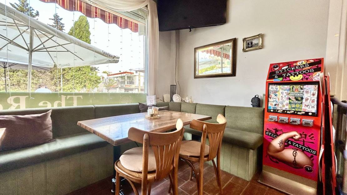 Sale - Commercial property - Orihuela - Villamartin