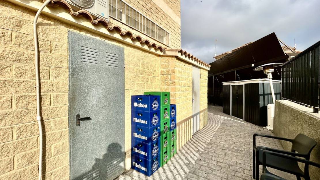 Sale - Commercial property - Orihuela - Villamartin