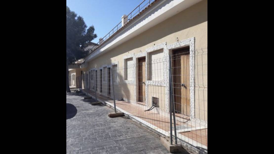 Sale - Commercial property - Pilar de la Horadada - Pinar de Campoverde