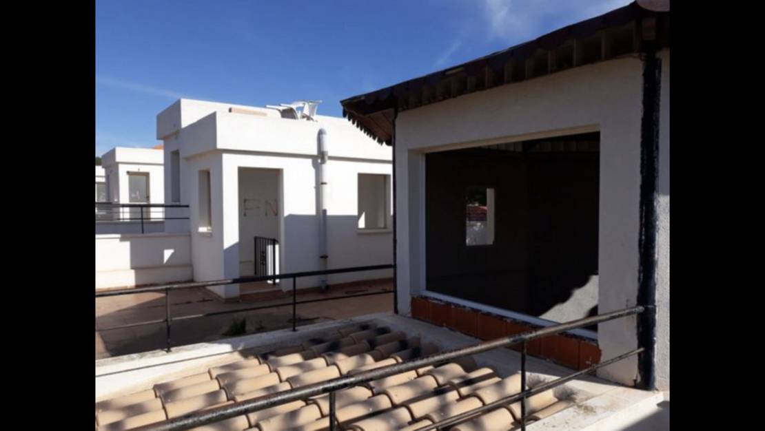 Sale - Commercial property - Pilar de la Horadada - Pinar de Campoverde