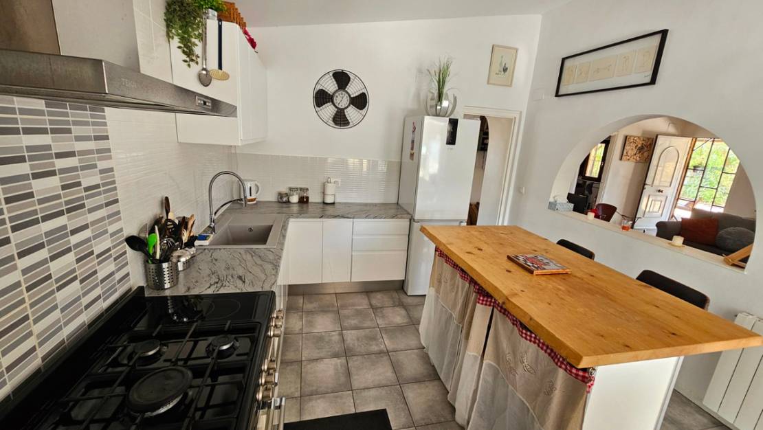 Sale - Commercial property - Sax - Sax Centro