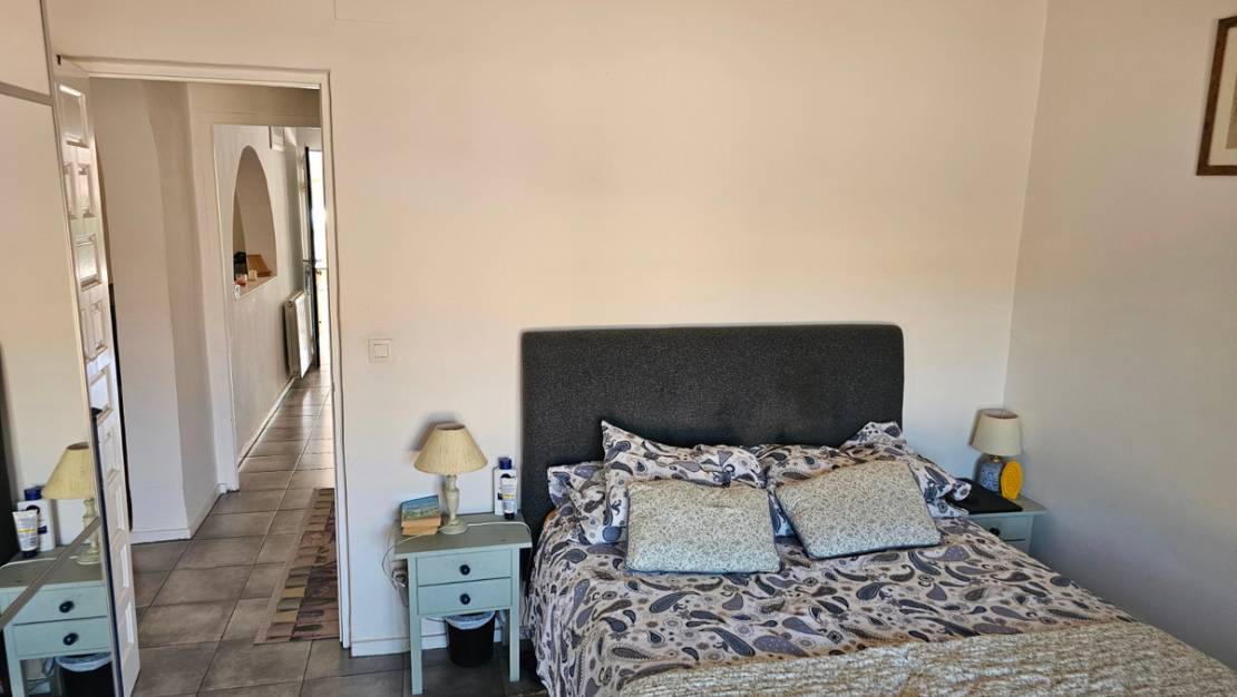 Sale - Commercial property - Sax - Sax Centro