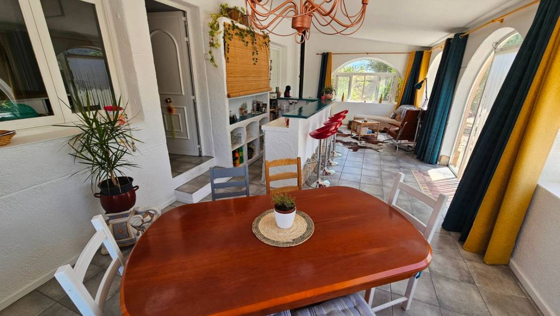 Sale - Commercial property - Sax - Sax Centro