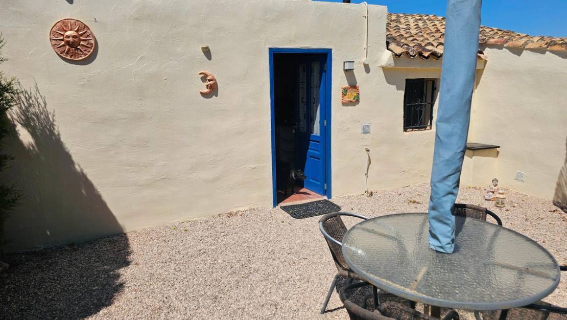 Sale - Commercial property - Sax - Sax Centro