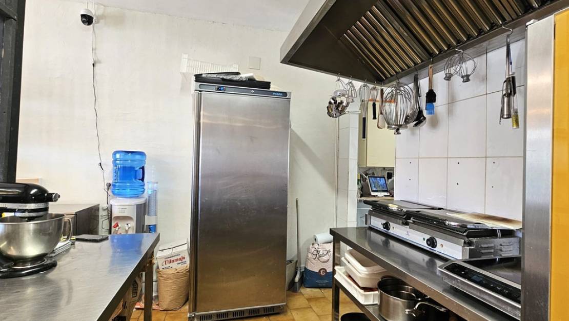 Sale - Commercial property - Teulada - Teulada Centro