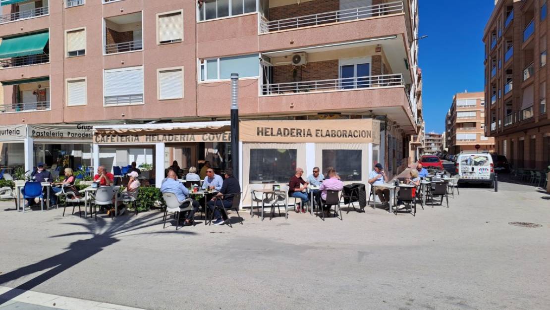 Sale - Commercial property - Torrevieja - La Mata