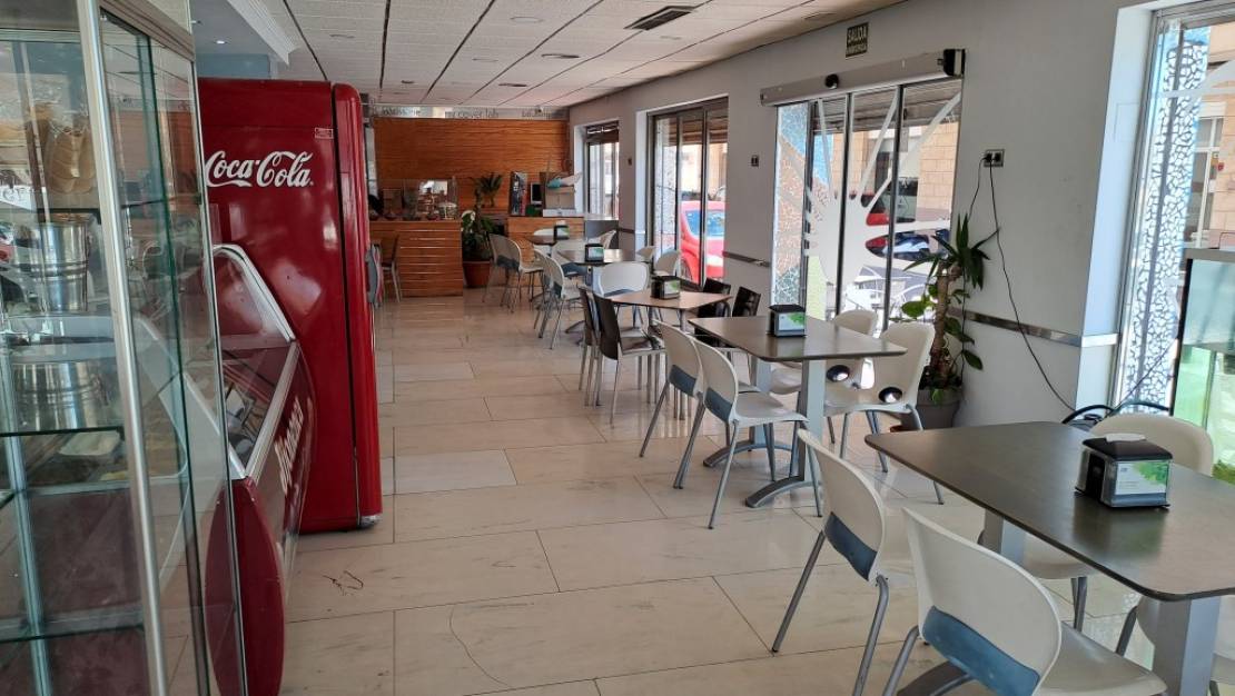 Sale - Commercial property - Torrevieja - La Mata