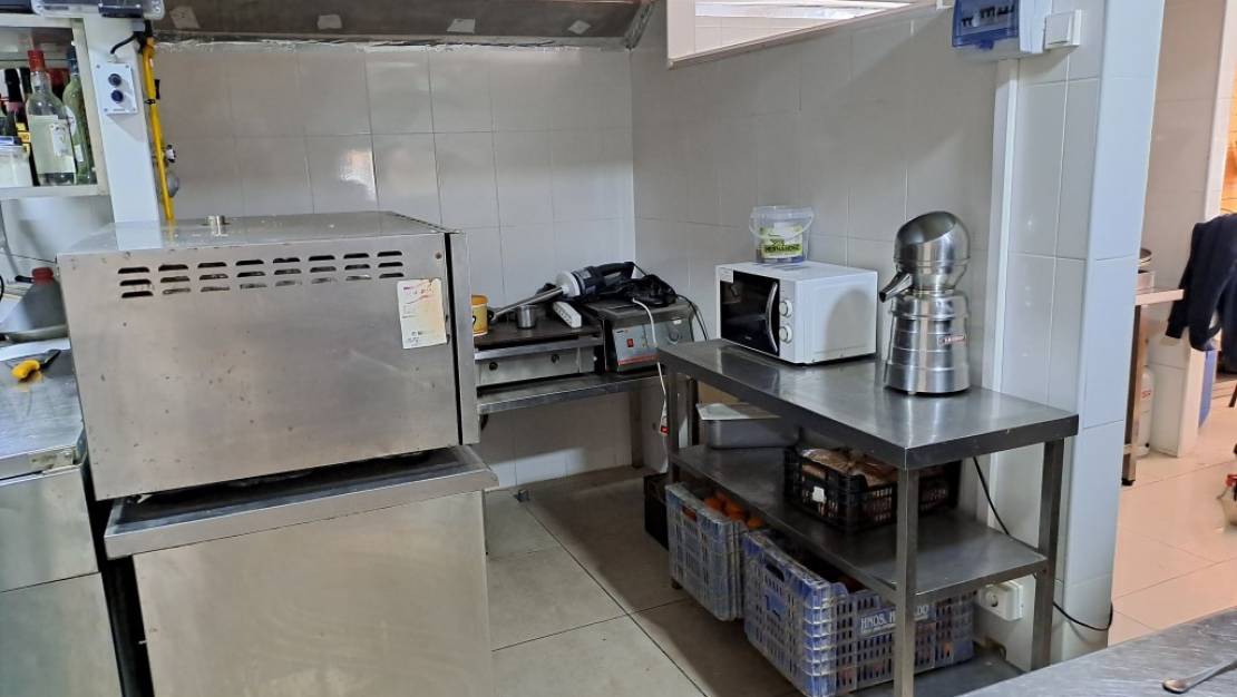 Sale - Commercial property - Torrevieja - La Mata