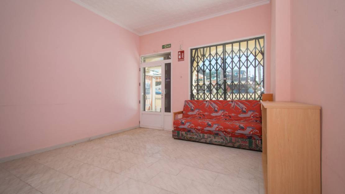 Sale - Commercial property - Torrevieja - La Mata