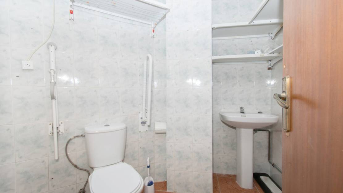 Sale - Commercial property - Torrevieja - La Mata