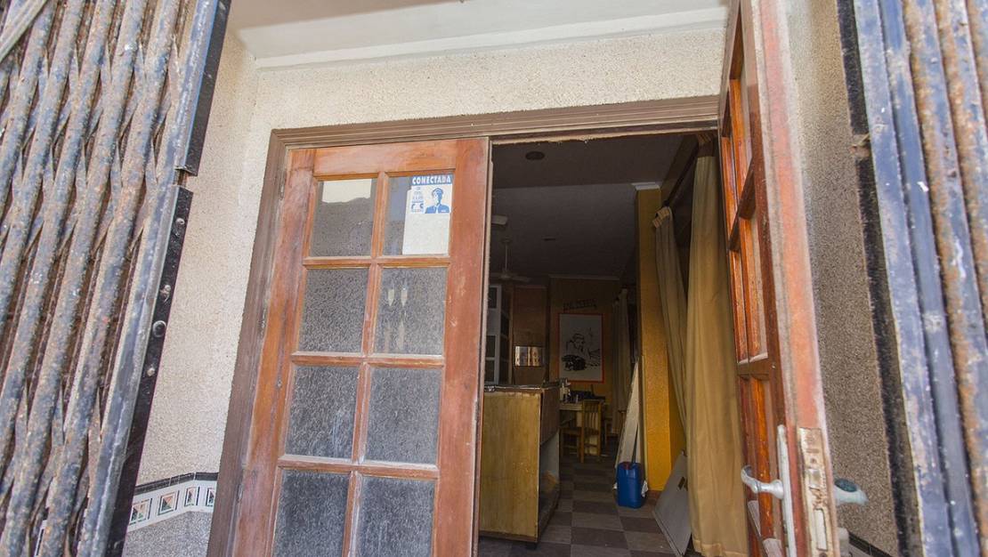 Sale - Commercial property - Torrevieja - La Mata