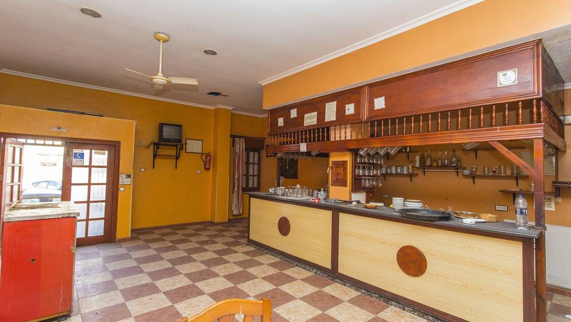 Sale - Commercial property - Torrevieja - La Mata