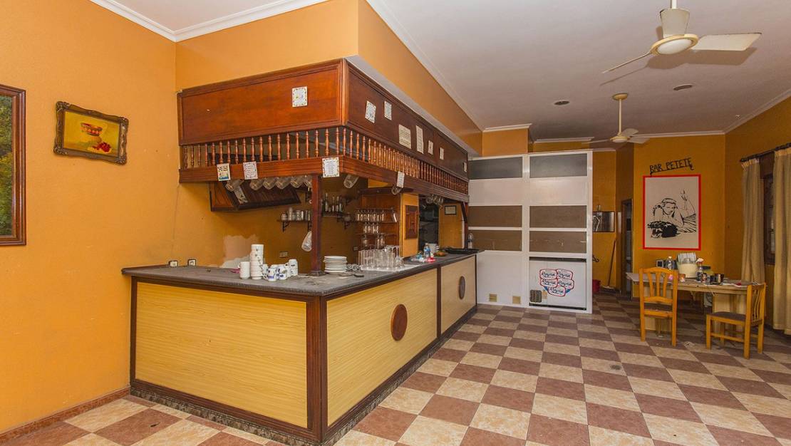 Sale - Commercial property - Torrevieja - La Mata