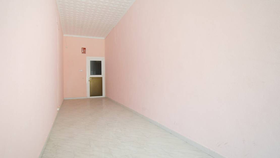 Sale - Commercial property - Torrevieja - La Mata