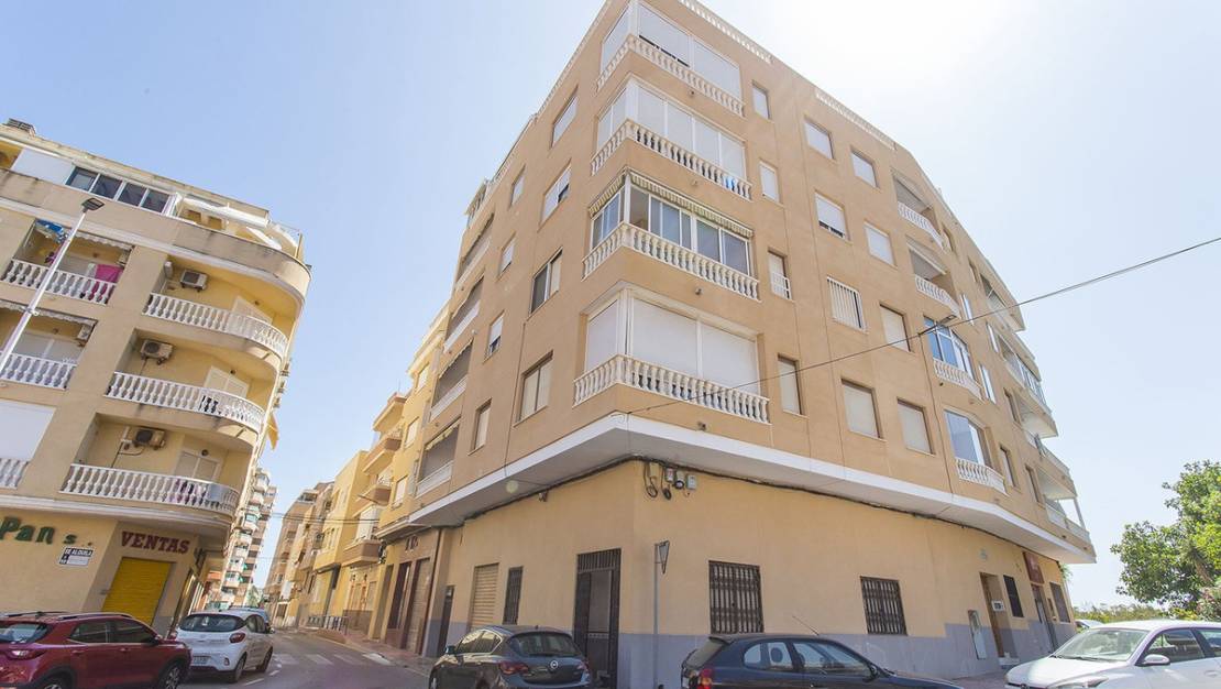 Sale - Commercial property - Torrevieja - La Mata