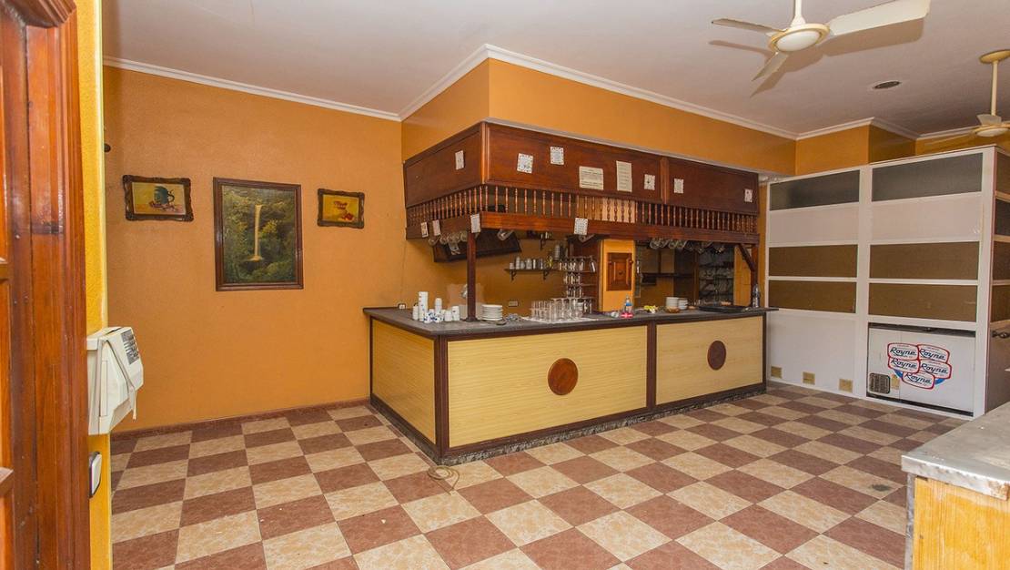 Sale - Commercial property - Torrevieja - La Mata
