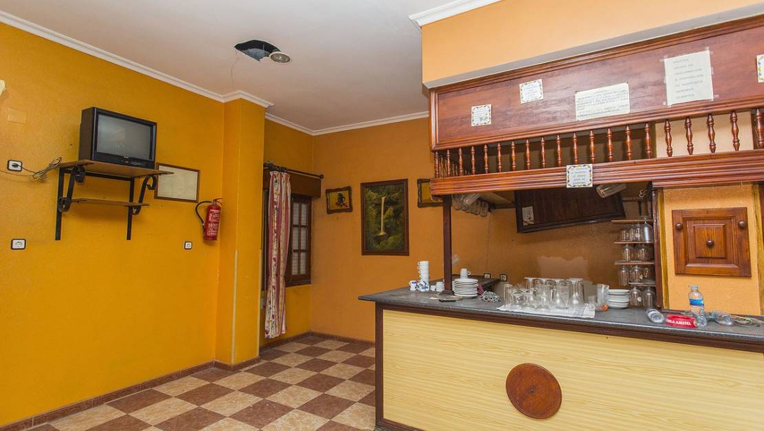 Sale - Commercial property - Torrevieja - La Mata