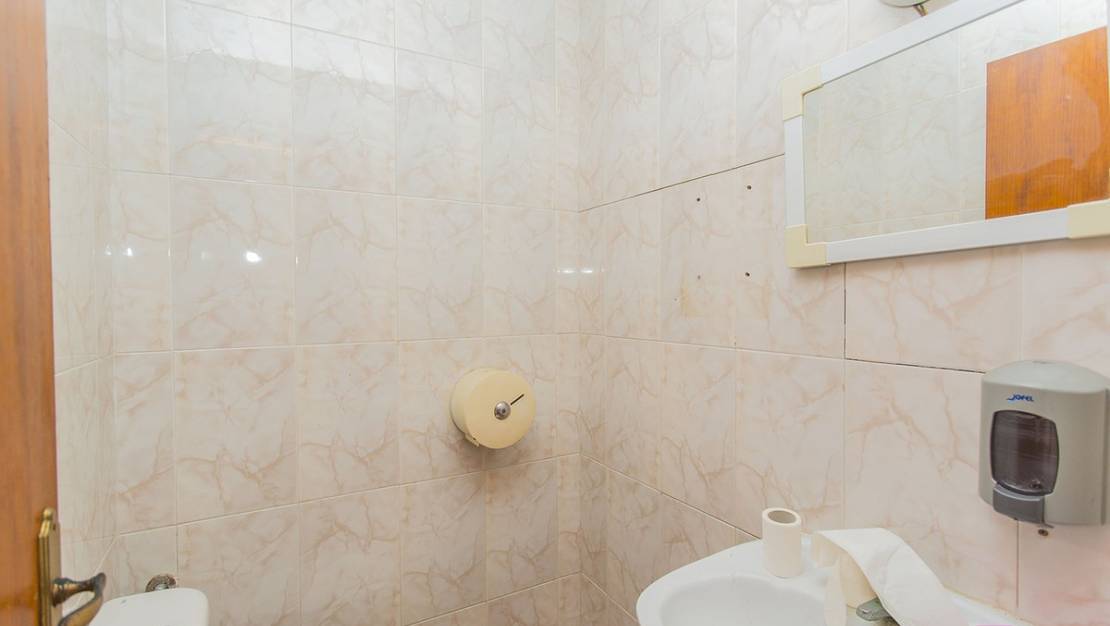 Sale - Commercial property - Torrevieja - La Mata