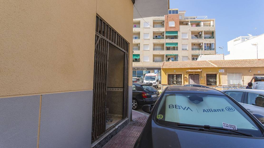 Sale - Commercial property - Torrevieja - La Mata