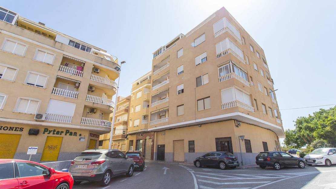 Sale - Commercial property - Torrevieja - La Mata