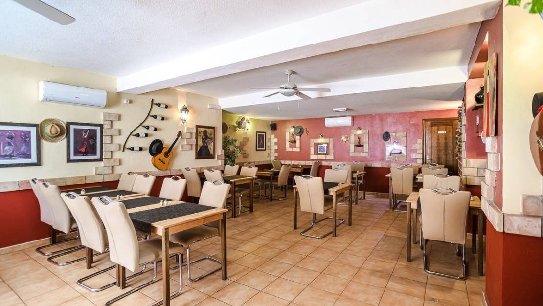 Sale - Commercial property - Torrevieja - La Veleta
