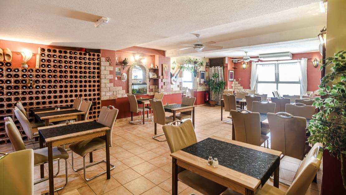 Sale - Commercial property - Torrevieja - La Veleta