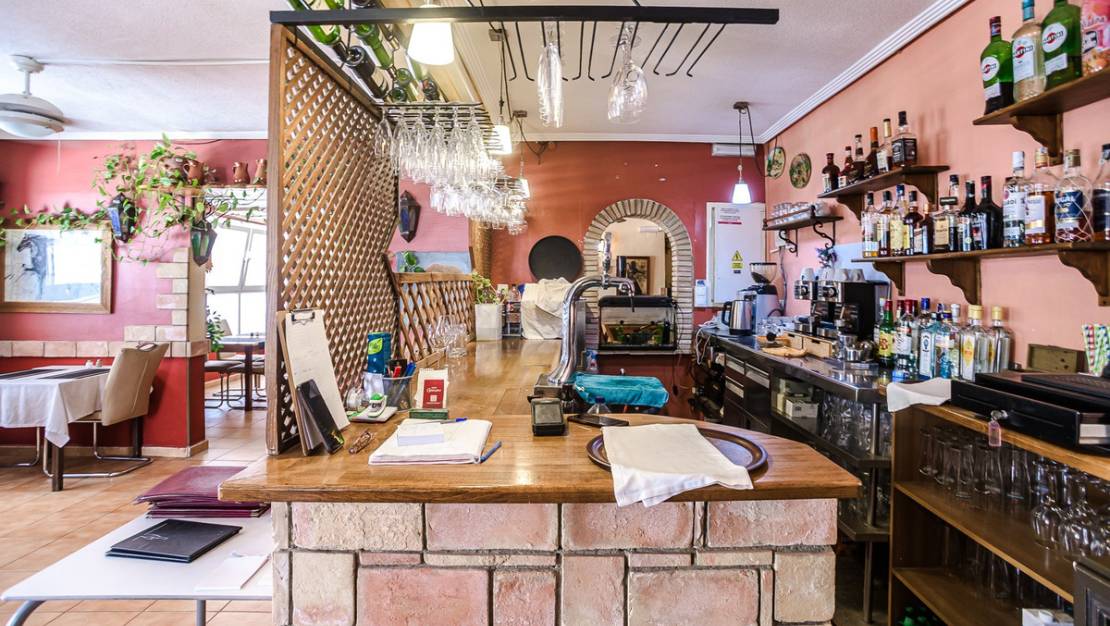 Sale - Commercial property - Torrevieja - La Veleta