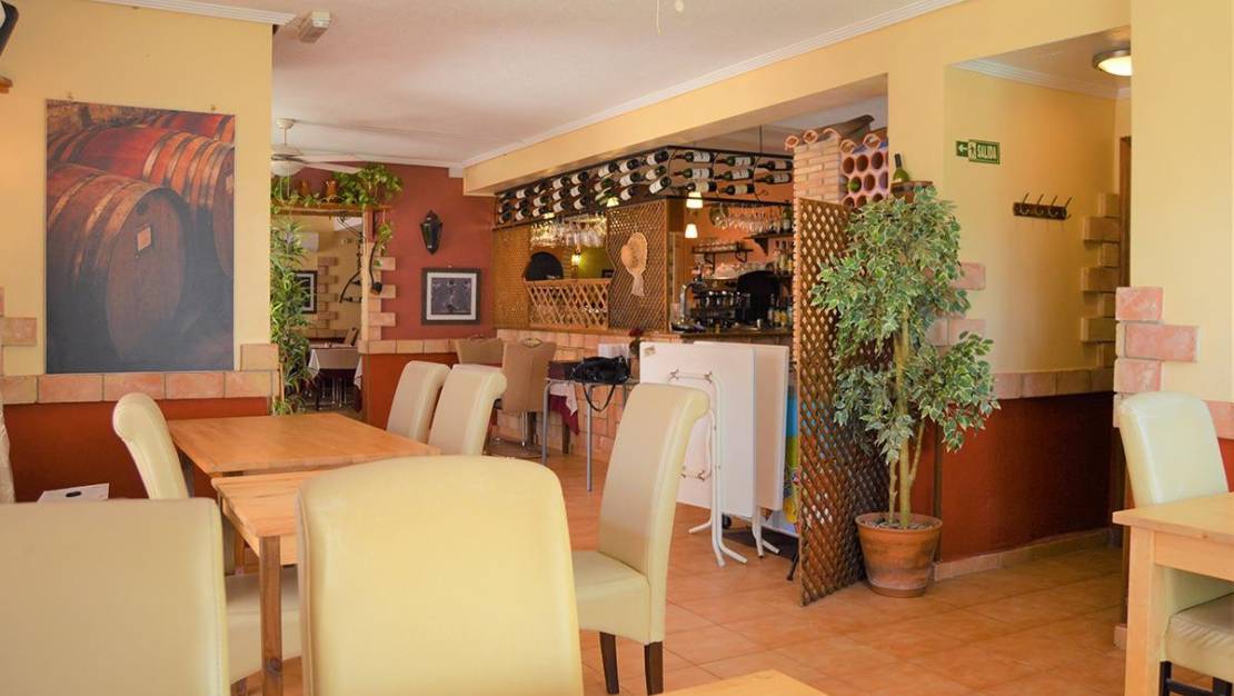 Sale - Commercial property - Torrevieja - La Veleta