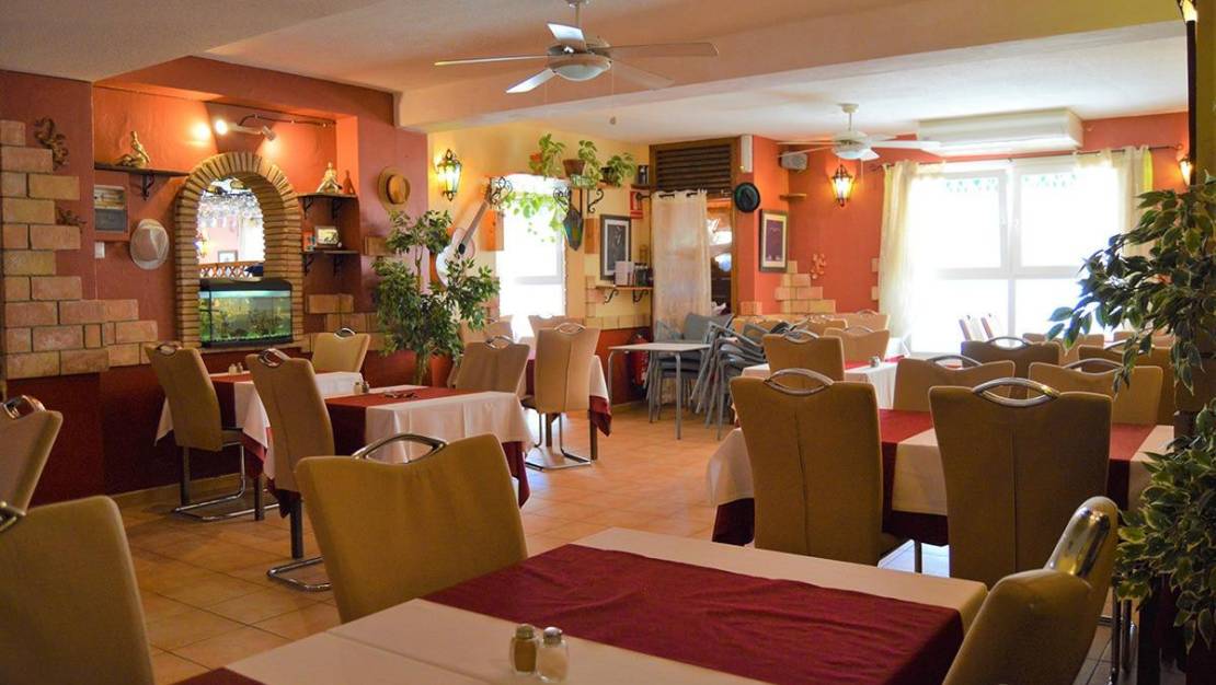 Sale - Commercial property - Torrevieja - La Veleta