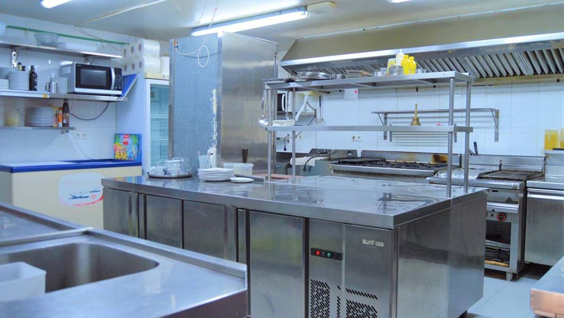 Sale - Commercial property - Torrevieja - La Veleta