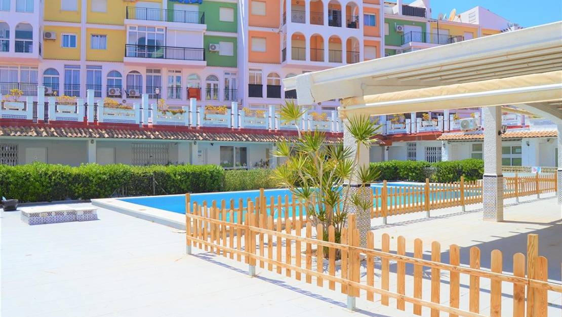 Sale - Commercial property - Torrevieja - La Veleta