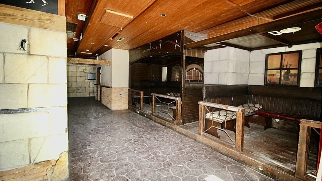 Sale - Commercial property - Torrevieja - Playa de los Locos