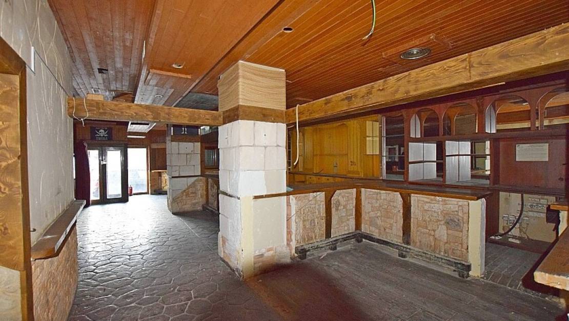 Sale - Commercial property - Torrevieja - Playa de los Locos