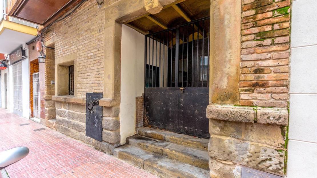 Sale - Commercial property - Torrevieja - Playa del Cura