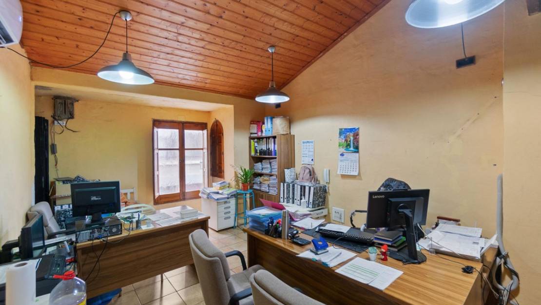 Sale - Commercial property - Torrevieja - Playa del Cura