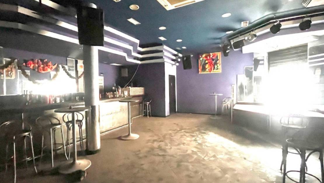 Sale - Commercial property - Torrevieja - Playa del Cura