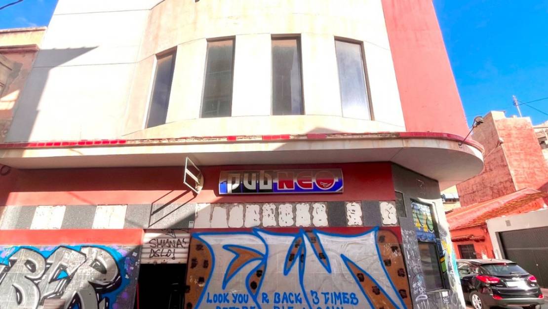 Sale - Commercial property - Torrevieja - Playa del Cura