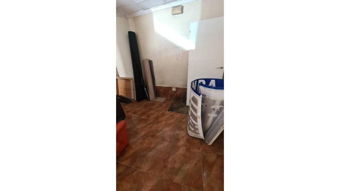Sale - Commercial property - Torrevieja - Torrevieja Centro