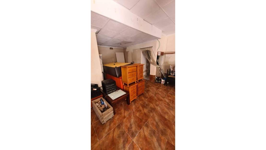 Sale - Commercial property - Torrevieja - Torrevieja Centro