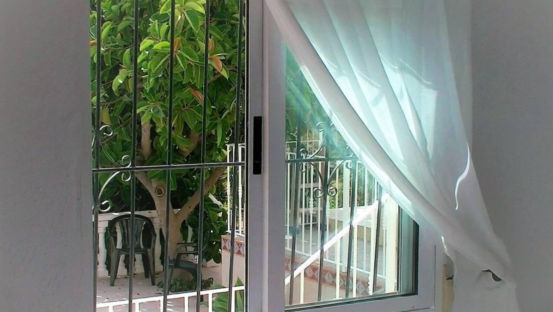 Sale - Commercial property - Torrevieja - Torrevieja Centro