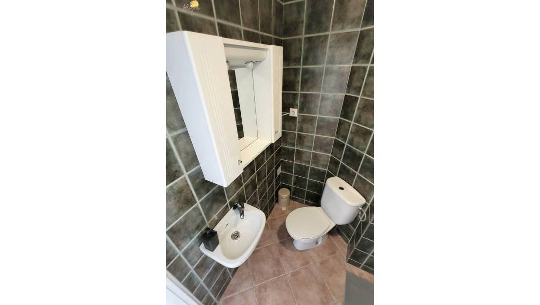 Sale - Commercial property - Torrevieja - Torrevieja Centro