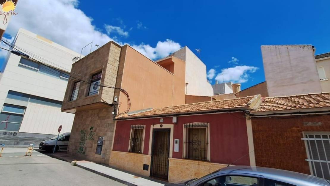 Sale - Commercial property - Torrevieja - Torrevieja Centro