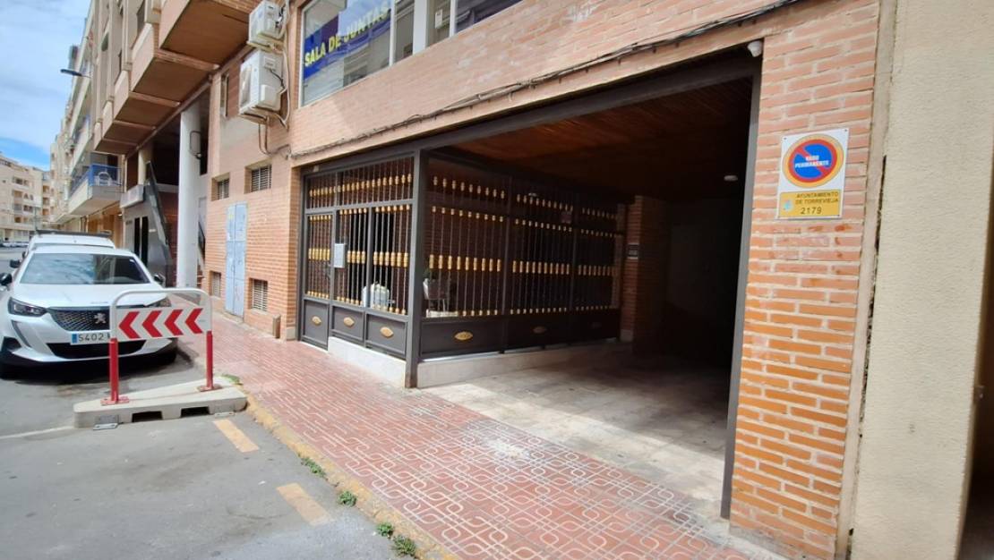 Sale - Commercial property - Torrevieja - Torrevieja Centro