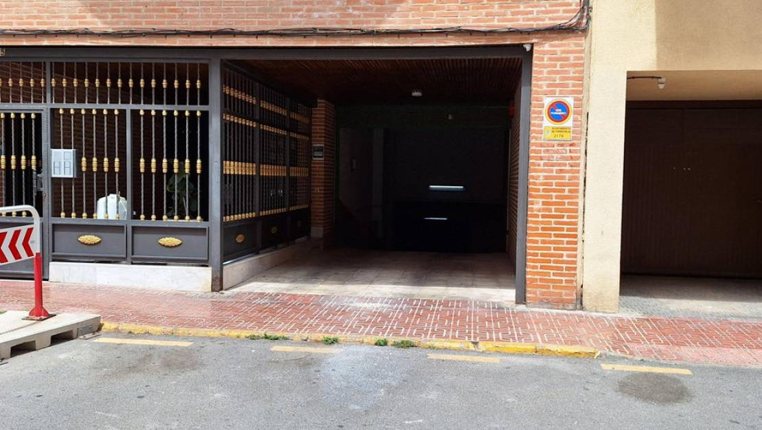 Sale - Commercial property - Torrevieja - Torrevieja Centro