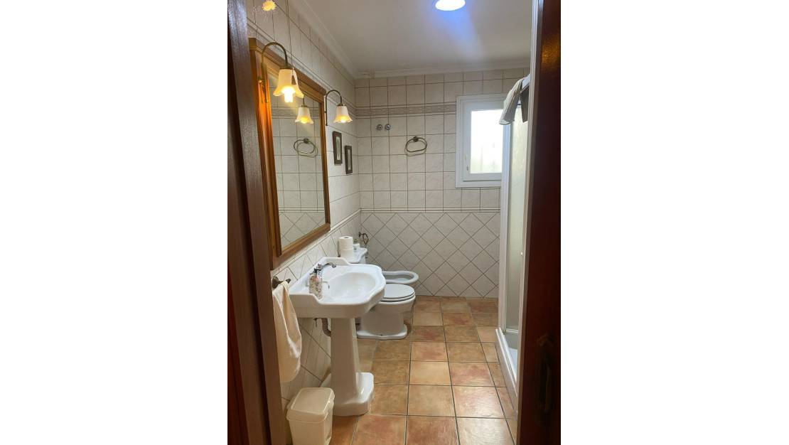 Sale - Commercial property - Torrevieja - Torrevieja Centro