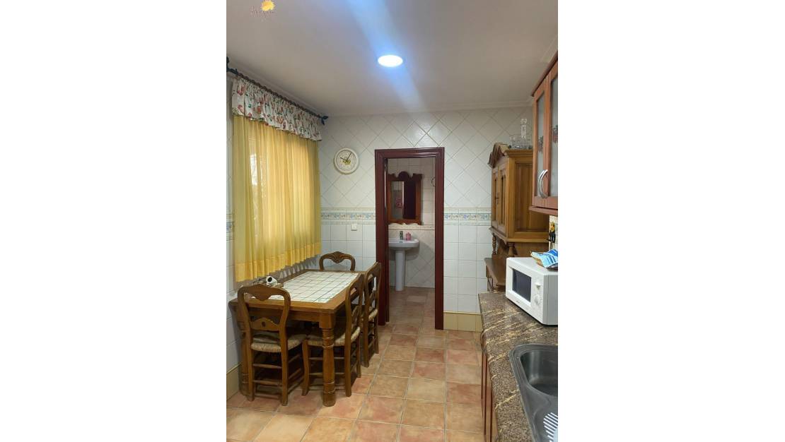 Sale - Commercial property - Torrevieja - Torrevieja Centro