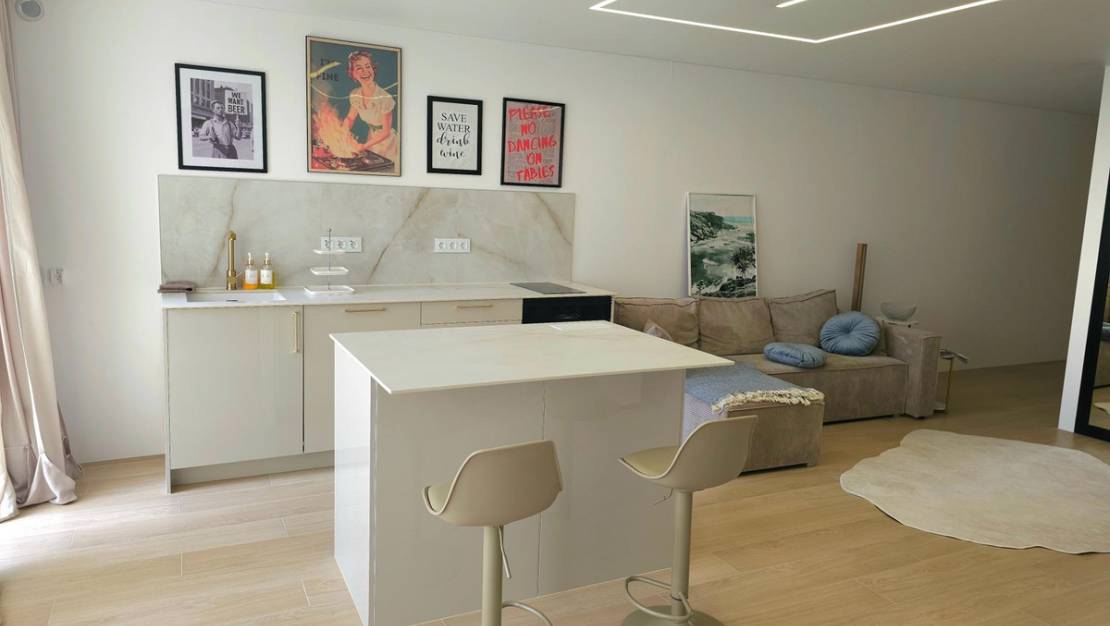 Sale - Commercial property - Torrevieja - Torrevieja Centro