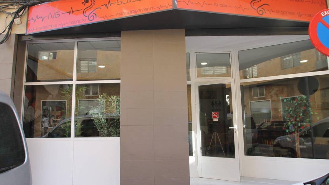 Sale - Commercial property - Torrevieja - Torrevieja Centro