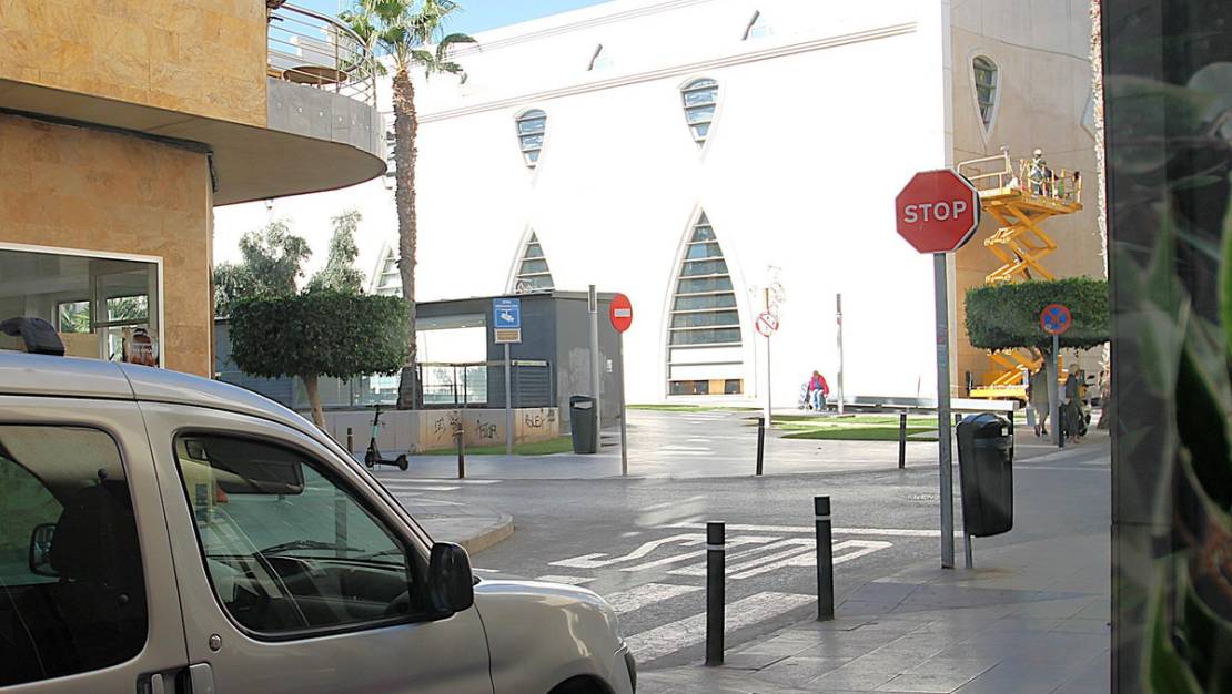 Sale - Commercial property - Torrevieja - Torrevieja Centro